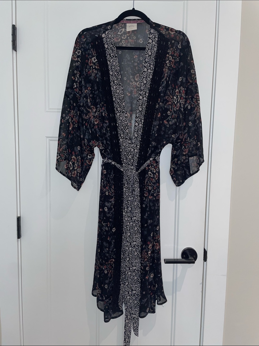 Knox Rose Black Sheer Chiffon Floral Kimono NWOT - One Size